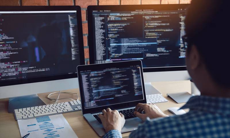 数据科学选型:R与Python如何赋能梅州网站建设?
